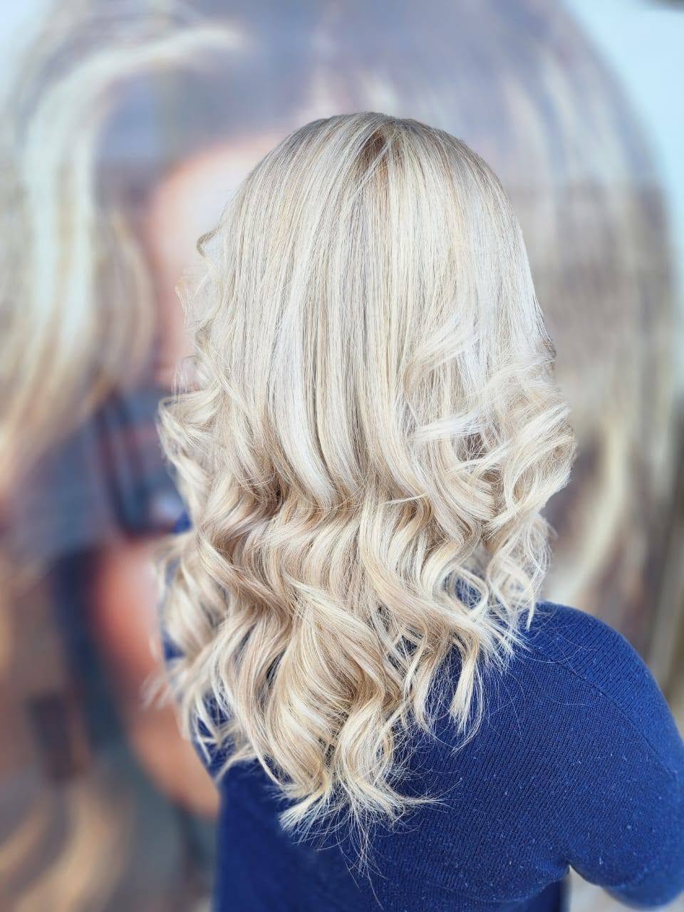 Long, voluminous icy-blonde curls with extensions — Belle Vee, George